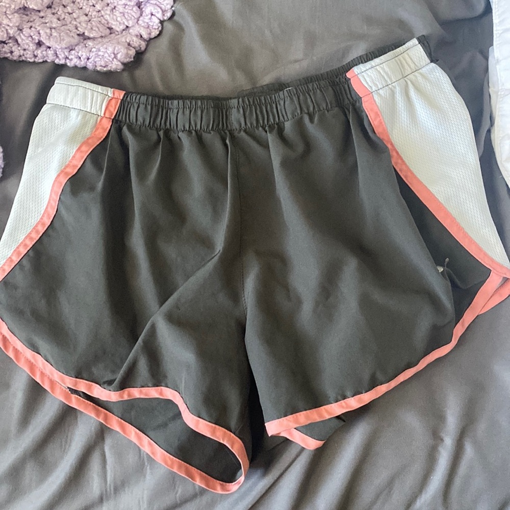 woman’s puma shorts